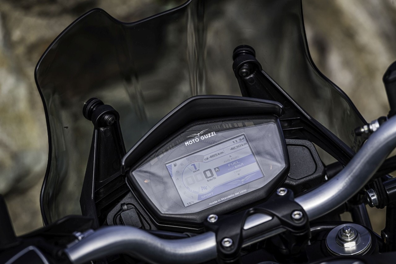 Moto Guzzi V85 TT VS Triumph Tiger 850 Sport: viaggia, guida, SOGNA